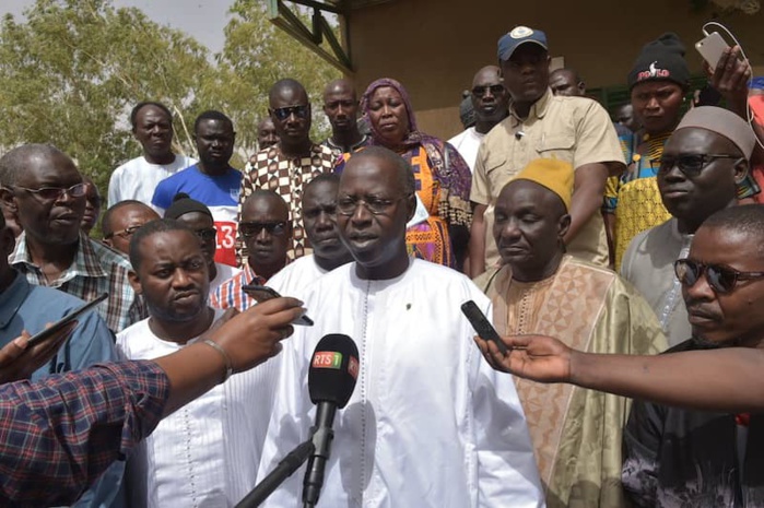 Quand le Pm Mahammed Boun Abdallah Dionne accomplit son devoir civique à l'école Samba Yomb Guillé de Gossas