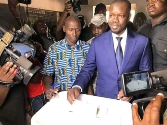 Ziguinchor : Ousmane Sonko remporte son centre de vote Ziguinchor : Ousmane Sonko remporte son centre de vote