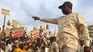Fatick: Macky Sall remporte largement son bureau de vote Fatick: Macky Sall remporte largement son bureau de vote