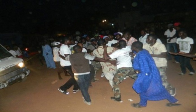 Urgent: Bagarre entre militants de Macky et ceux de Sonko