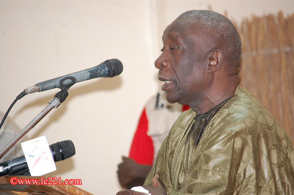 Recevant Idrissa Seck à son domicile aux Hlm5, Haj Mansour Mbaye dira : « Je ne m’en cache point, je te porte dans mon coeur »