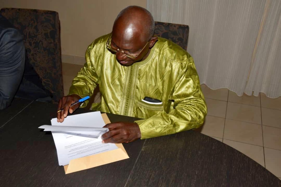 Photos : Issa Sall a signé la déclaration commune des candidats de l’opposition