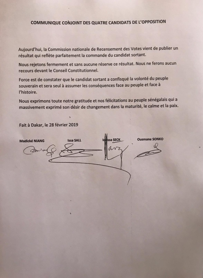 Photos : Issa Sall a signé la déclaration commune des candidats de l’opposition