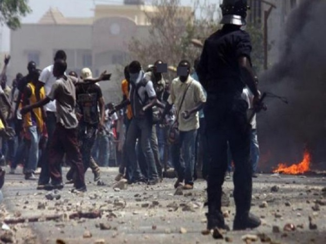 Tensions post-électorales: comment Serigne Mountakha et le régime ont désamorcé la bombe Tensions post-électorales: comment Serigne Mountakha et le régime ont désamorcé la bombe
