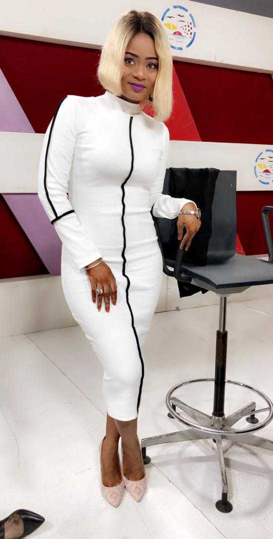 Photos : Merry Bèye et sa robe-costume Stars War, regardez Photos : Merry Bèye et sa robe-costume Stars War, regardez