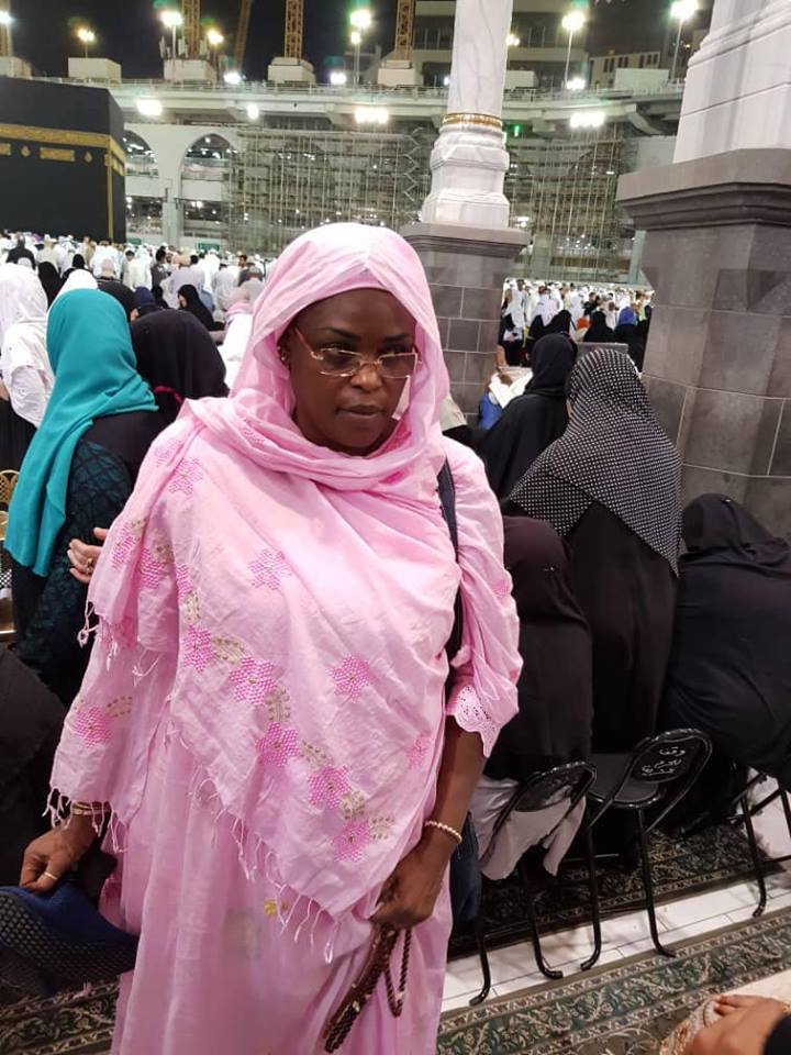 Photos: Marième Faye Sall devant la « Kaaba » Photos: Marième Faye Sall devant la « Kaaba »