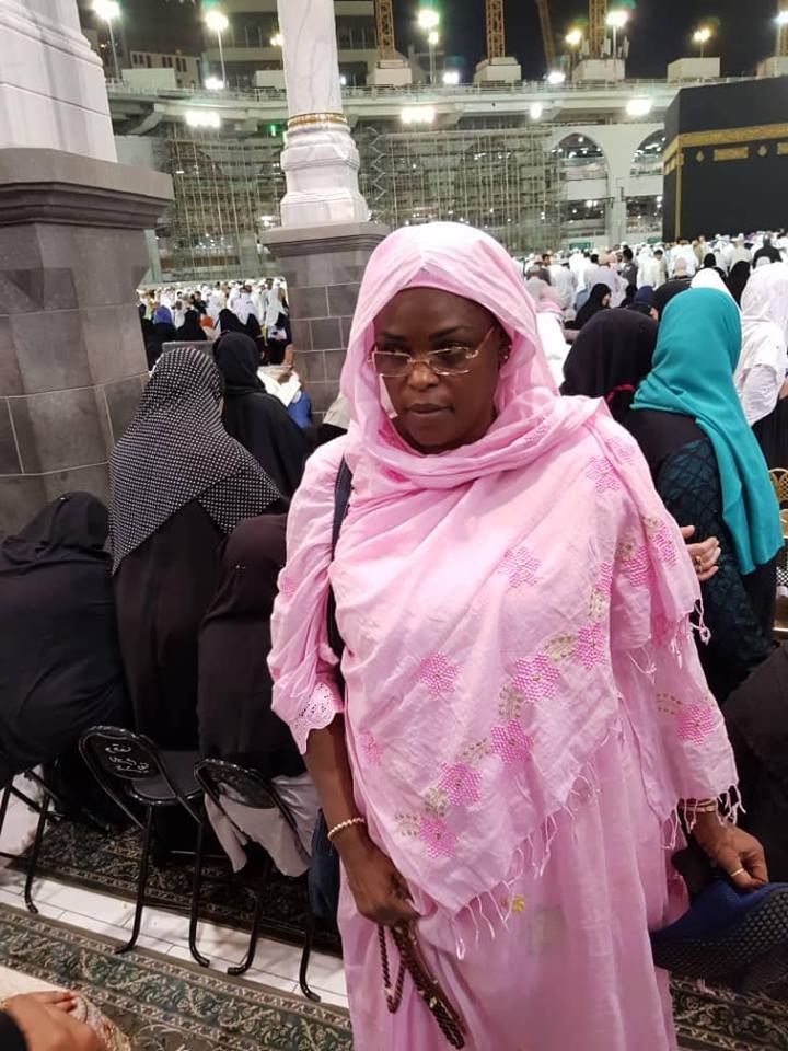 Photos: Marième Faye Sall devant la « Kaaba » Photos: Marième Faye Sall devant la « Kaaba »