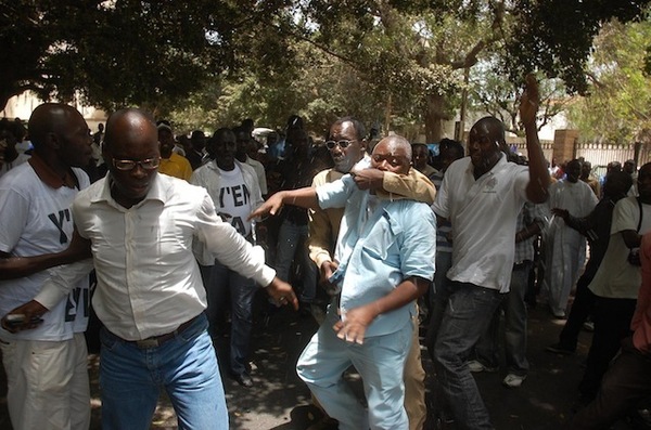 Agression d'Alioune Tine: Les clichés qui accablent Coumba Gaye et Bara Gaye (Preuve)