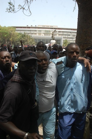 Agression d'Alioune Tine: Les clichés qui accablent Coumba Gaye et Bara Gaye (Preuve)