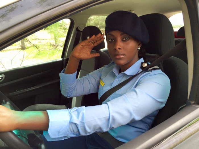 28 Photos : Halima, maîtresse d’un homme marié, la policière qui vous fait chavirer le coeur