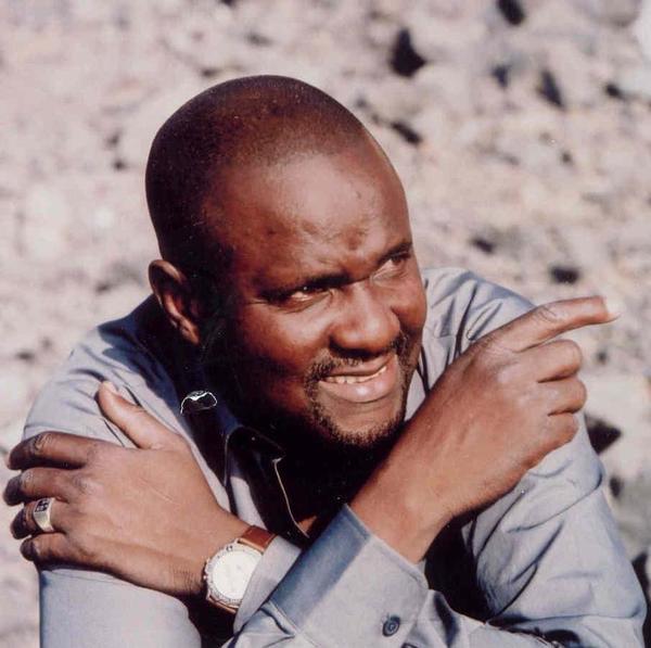 ISMAEL LÔ : L’artiste qui reçoit tout le monde les vendredis