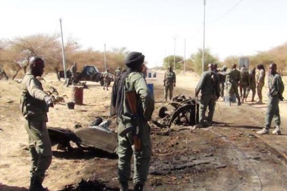 Attaque d'une base militaire au Mali: 8 personnes au moins tuées