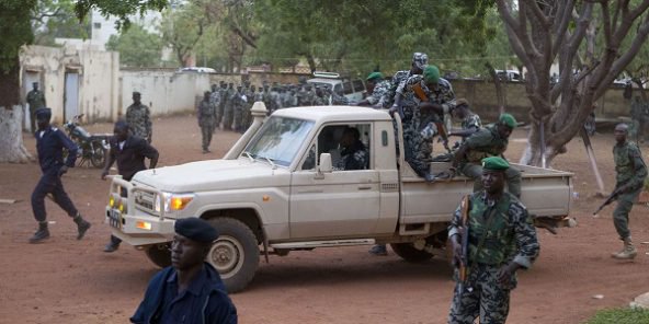 Mali : l’attaque du camp militaire de Dioura fait 21 morts