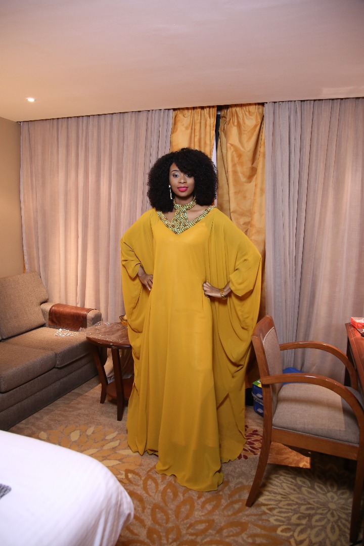 Photos : Adiouza, version tass sa cheveux, regardez Photos : Adiouza, version tass sa cheveux, regardez