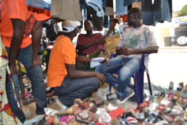 [Photos] Pour l’inscription massive des sénégalais sur les listes électorales : Les jeunes de Rewmi dans les « Loumas »