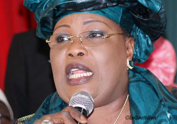 Aminata Mbengue Ndiaye : "Bby n'est pas prêt à mourir" Aminata Mbengue Ndiaye : "Bby n'est pas prêt à mourir"