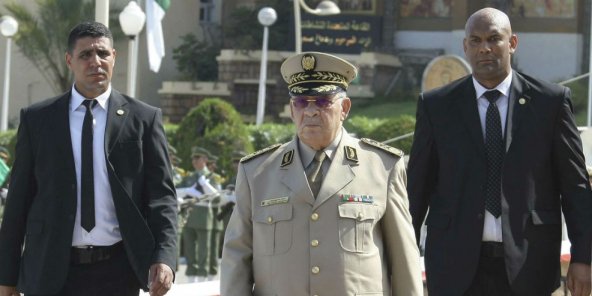 Algérie: le chef de l'armée demande de déclarer Bouteflika inapte