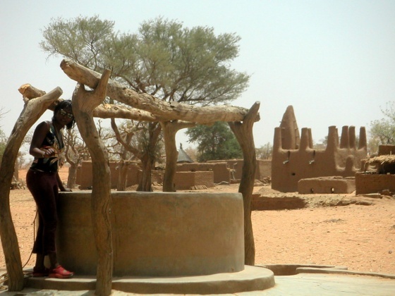 Kolong Fall À Ndande: Histoire D’un Puits Légendaire