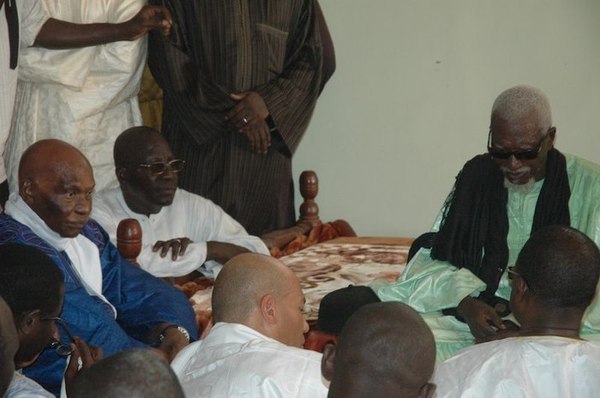 Cheikh Sidy Makhtar Mbacké a bel et bien dit à Wade de renoncer à sa candidature 