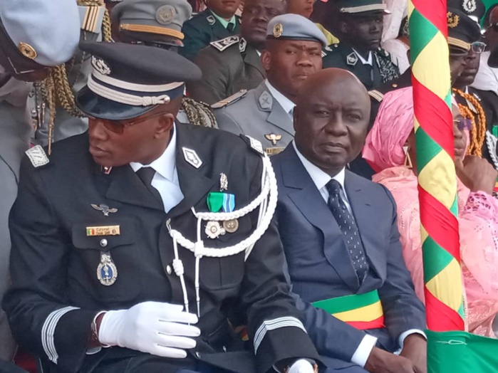 4 avril à Thiès: Idrissa Seck débarque au défilé avec l'écharpe (Images)