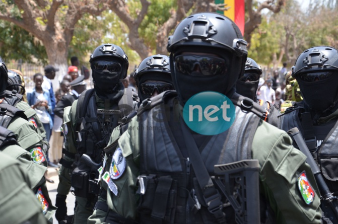 Des images du défilé militaire et paramilitaire du 4 avril 2019