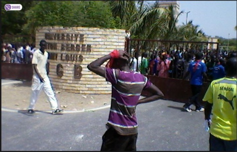 Ugb : Affrontements entre  étudiants et forces de l’ordre, le Rectorat vandalisé  