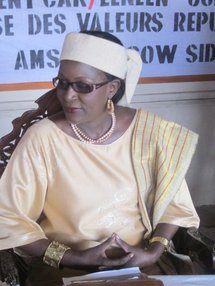 Grève des bacheliers non-voyants : Amsatou Sow Sidibé fustige l’"indifférence" des autorités