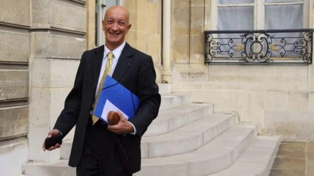 L’insolence sidérante de Philippe Bohn à l’égard d’Aliou Sall et de Souleymane Ndéné Ndiaye L’insolence sidérante de Philippe Bohn à l’égard d’Aliou Sall et de Souleymane Ndéné Ndiaye