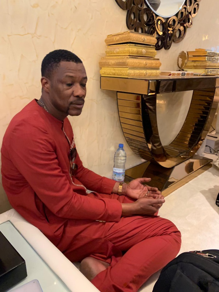 Tange Tandian, le D.E de l'Omart en mode talibé chez Serigne Abdou Karim Mbacké.