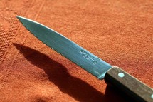 Yeumbeul : Momy interrompt le petit-déjeuner de Paco Jazz à coups de couteau