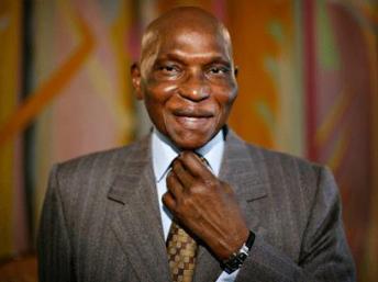 [Humour Dans ROFFO] Abdoulaye Wade explique comment faire pour tomber ses adversaires politiques (Vidéo)