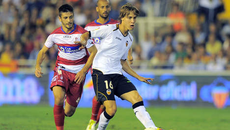 Le tacle de l'arbitre sur Sergio Canales (vidéo)