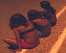 Les prostituées revoient leurs prix à la baisse : la faute aux lampes de Karim Wade