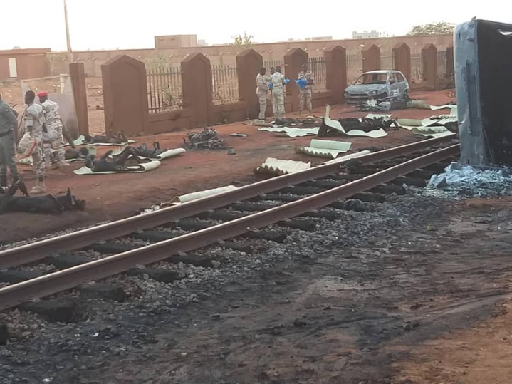 Niger: au moins 50 morts après l’explosion d’un camion-citerne à Niamey  (images, âmes sensibles s’abstenir)