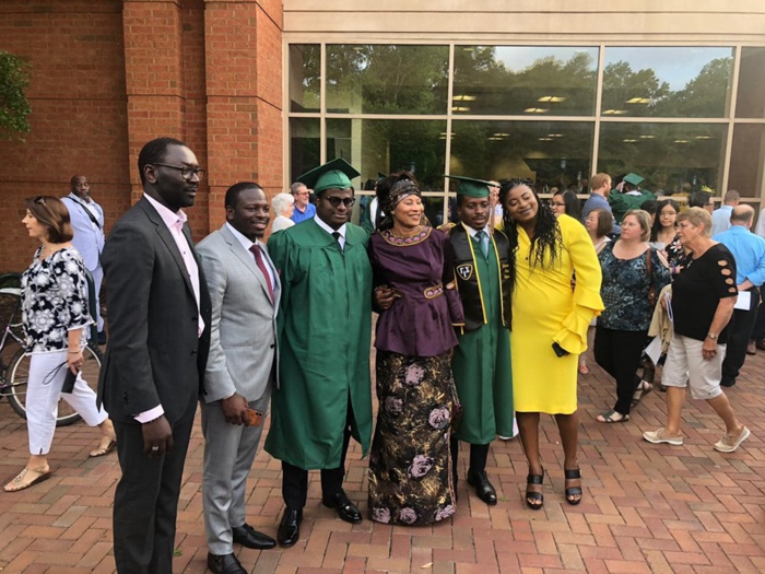 PHOTOS - Etats-Unis: Aïssata Tall Sall s’affiche toute heureuse avec ses jumeaux