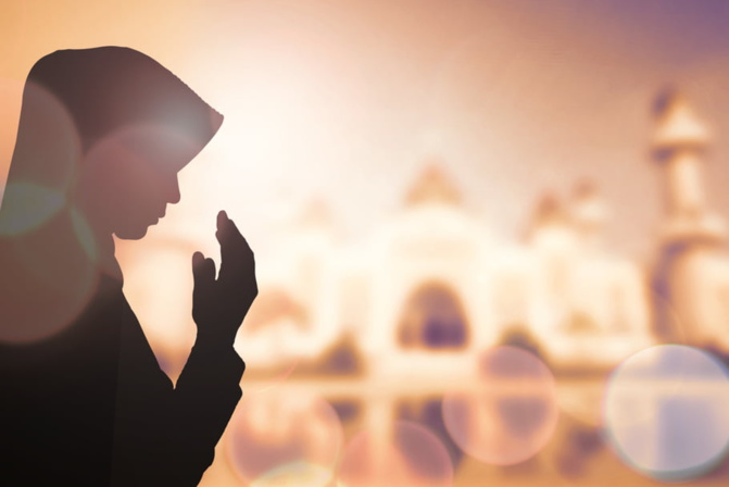 Maquillage, sexe, règles, douche: permissions et interdits du Ramadan
