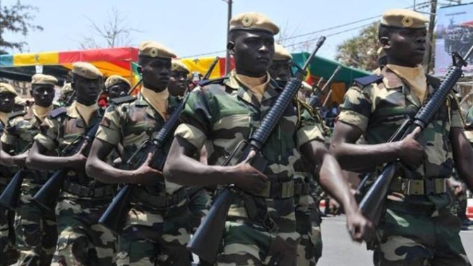 Armée: le Président Macky Sall proroge l'âge de la retraite des soldats