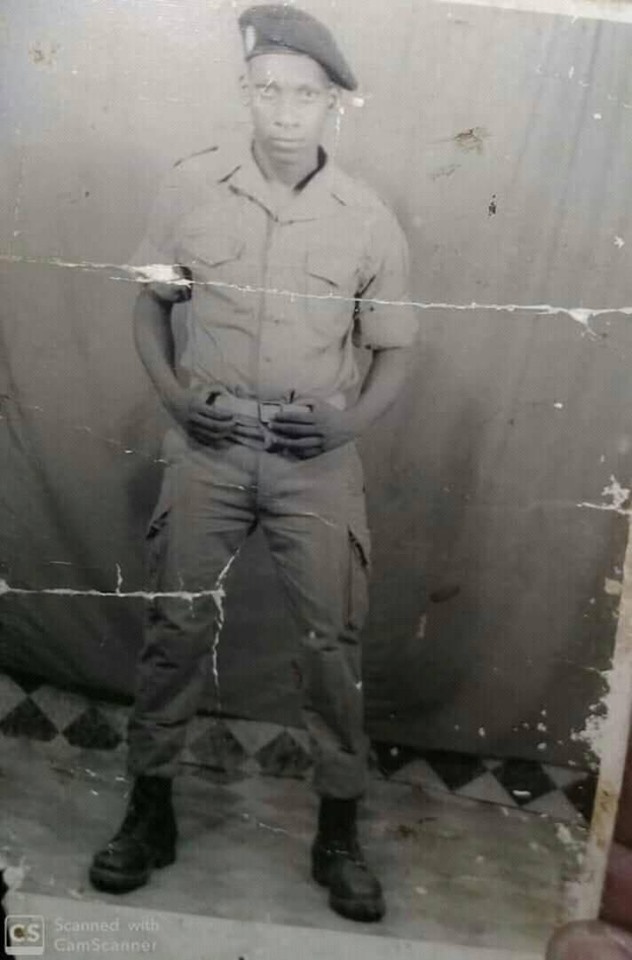 Arrêt sur image : Mamadou Diop Decroix, jeune soldat en 1971 Arrêt sur image : Mamadou Diop Decroix, jeune soldat en 1971