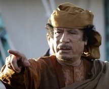 Libye: Kadhafi capturé et gravement blessé, le site d'une télévision dément