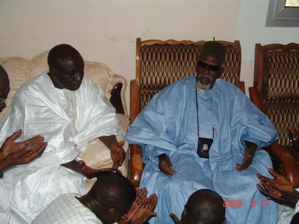 Visite : Idrissa Seck reçoit les bénédictions du  khalife général des mourides (Photos)