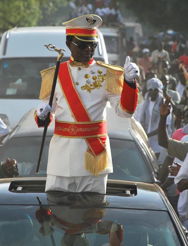 [Video] Cheikh Ahmadou KARA Mbacké, accompagné des membres de son bureau politique rend visite a Idrissa Seck.