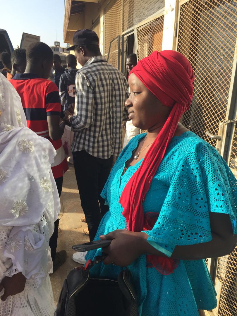 4000 "kits Ndogou" : Me Nafissatou DIOP CISSE gâte les étudiants .. 4000 "kits Ndogou" : Me Nafissatou DIOP CISSE gâte les étudiants ..