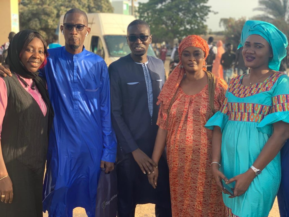PHOTOS - 4000 "kits Ndogou" : Me Nafissatou DIOP CISSE gâte les étudiants ..