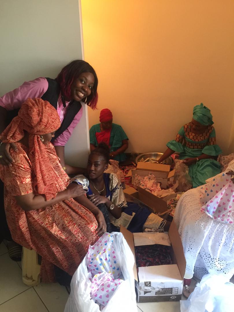 4000 "kits Ndogou" : Me Nafissatou DIOP CISSE gâte les étudiants .. 4000 "kits Ndogou" : Me Nafissatou DIOP CISSE gâte les étudiants ..