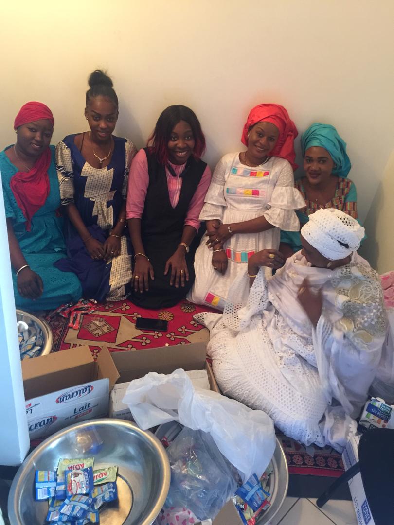 4000 "kits Ndogou" : Me Nafissatou DIOP CISSE gâte les étudiants .. 4000 "kits Ndogou" : Me Nafissatou DIOP CISSE gâte les étudiants ..