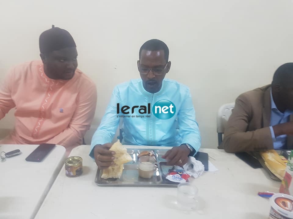PHOTOS - Mame Boye Diao - Un homme d'une simplicité rare, en conclave avec les étudiants...