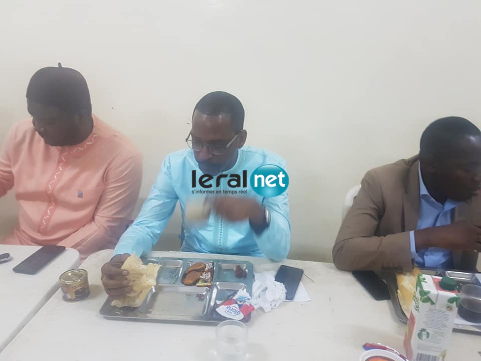 PHOTOS - Mame Boye Diao - Un homme d'une simplicité rare, en conclave avec les étudiants...