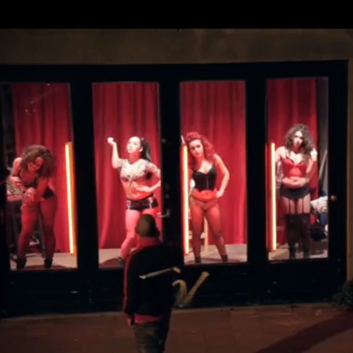 Bruxelles : un homme découvre sa femme derrière une vitrine de prostitution