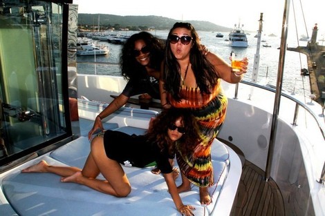 Rihanna : Ses photos de vacances perso sur Facebook !