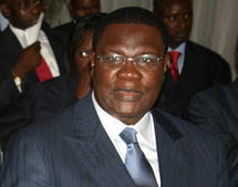 Ousmane Ngom appelle à une réflexion pour une ’’limitation démocratique’’ du nombre de partis